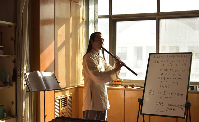 23岁租汉服10万现状,租二代汉服