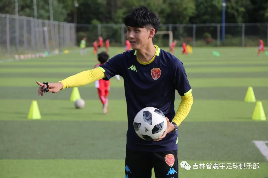 震宇篮球训练营,震宇足球