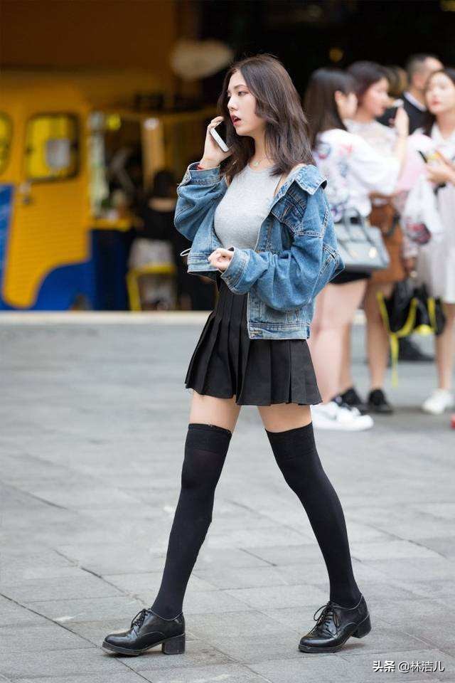 李宇春牛仔靴穿搭皮衣,李宇春私服长筒靴