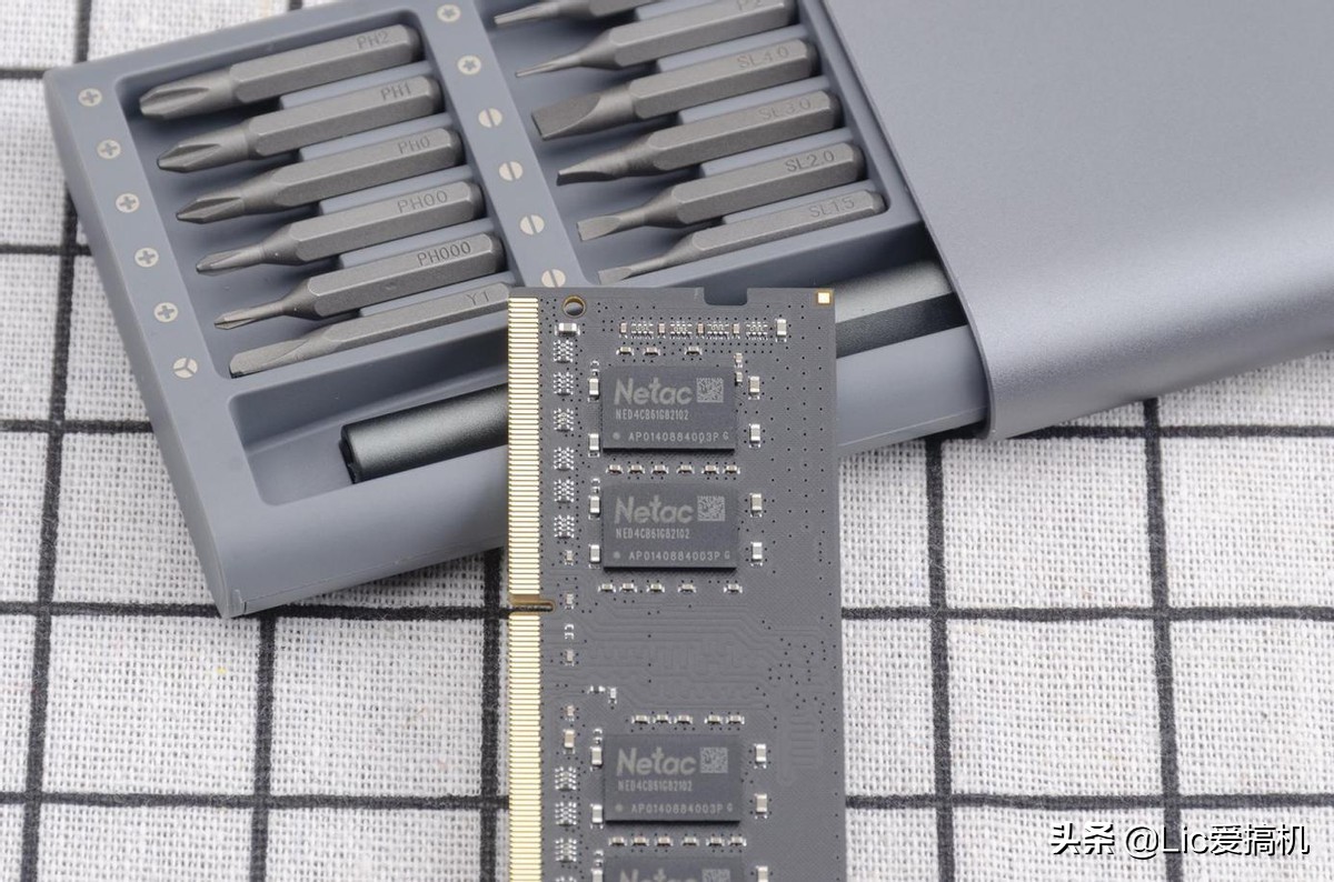 国产颗粒内存条推荐,朗科超光3200内存条