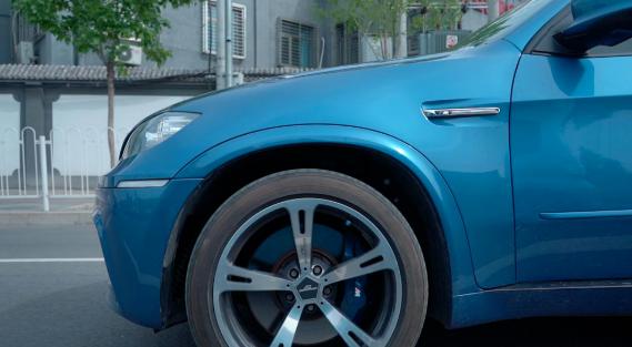 30万左右的大v8汽车,30万能买到v8小型汽车吗