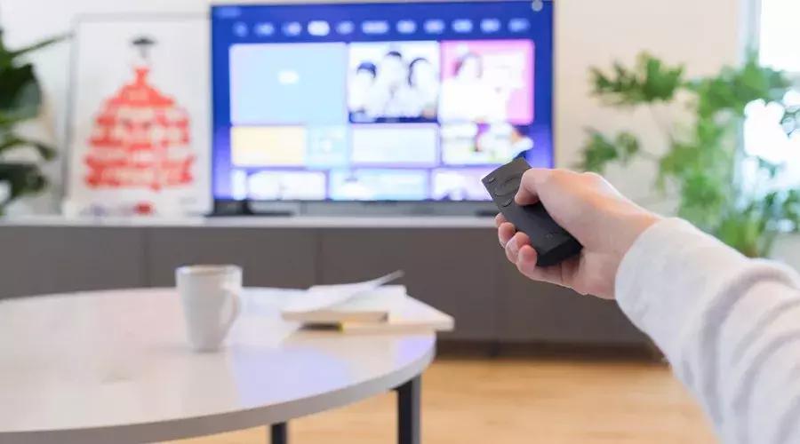 宝宝看早教视频有益还是有害,婴儿可以看早教吗