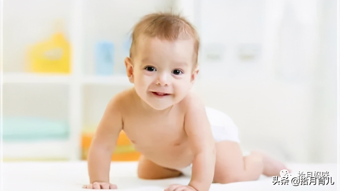 三个月宝宝抬头训练动作,三个月的宝宝躺着老做抬头的动作