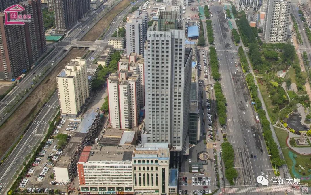 站在高楼向下看第一视角,站在高楼俯瞰城市第一视角