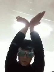 被网课逼疯的18线主播,老师被网课逼成十八线网红