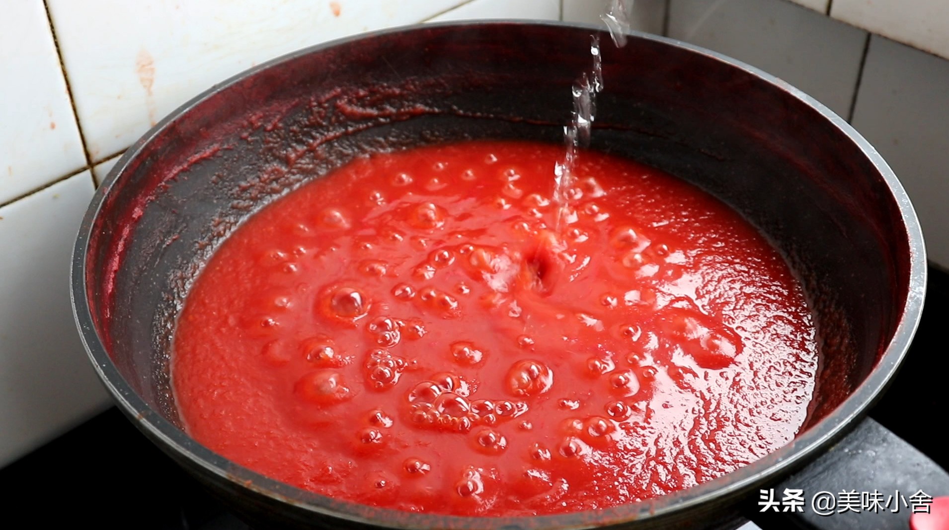 番茄酱怎么自己做和外面买的一样,番茄酱不用榨汁机家庭自制做法