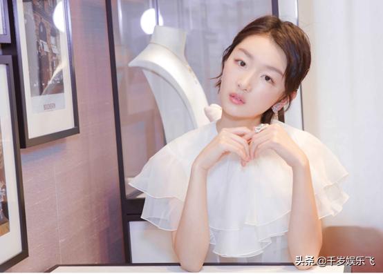 周冬雨青年照,周冬雨从谋女郎到少年的你