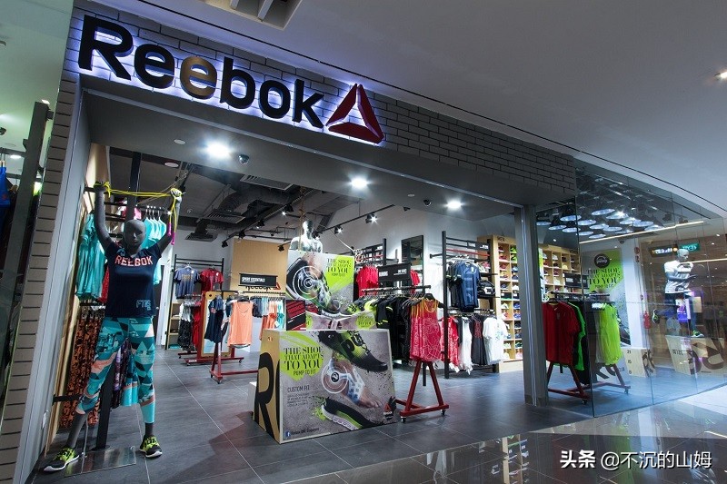 耐克品牌历史,运动品牌阿迪达斯发展历程