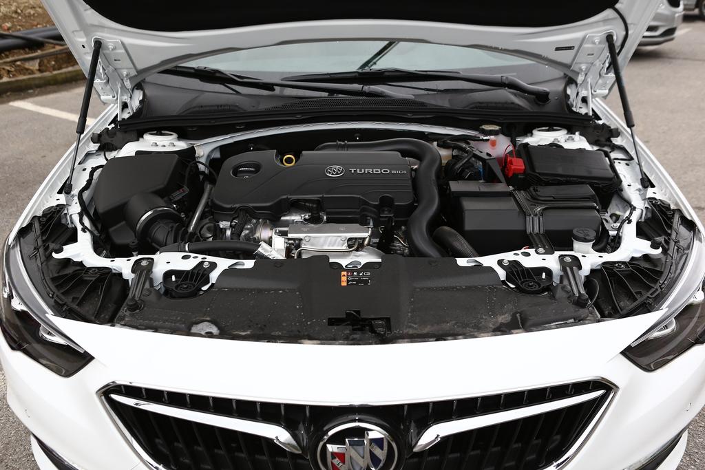 16万的君威贵吗,16万买别克