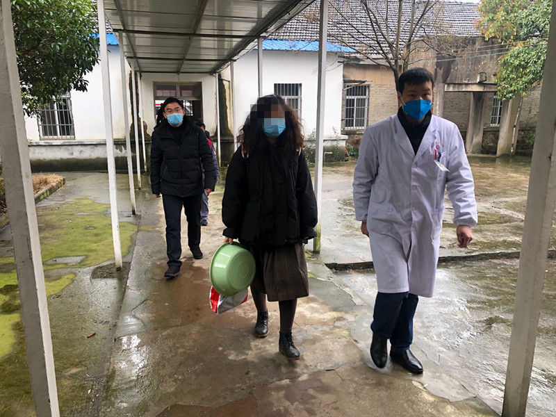 巾帼勇当排头兵战疫一线绽芳华,巾帼英雄在疫情防控第一线