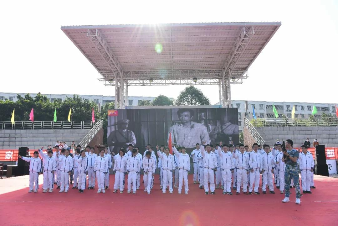 机器人在技能大赛上尬舞,世界机器人舞冠军挑战赛