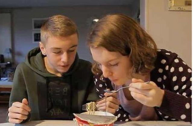 俄罗斯进口5万箱方便面,俄罗斯购买中国方便面