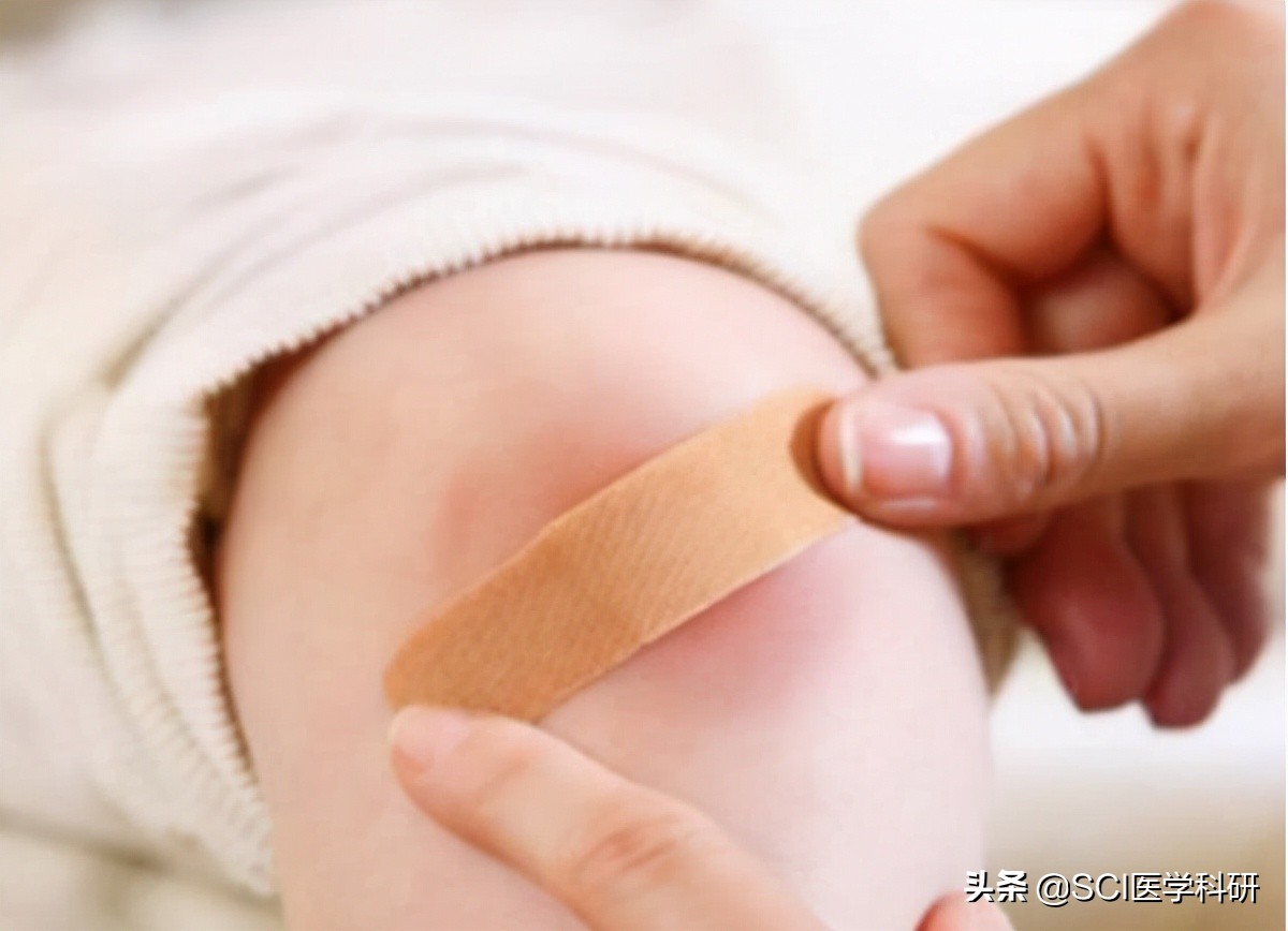 女子割双眼皮变白眉大侠,一女子割双眼皮变白