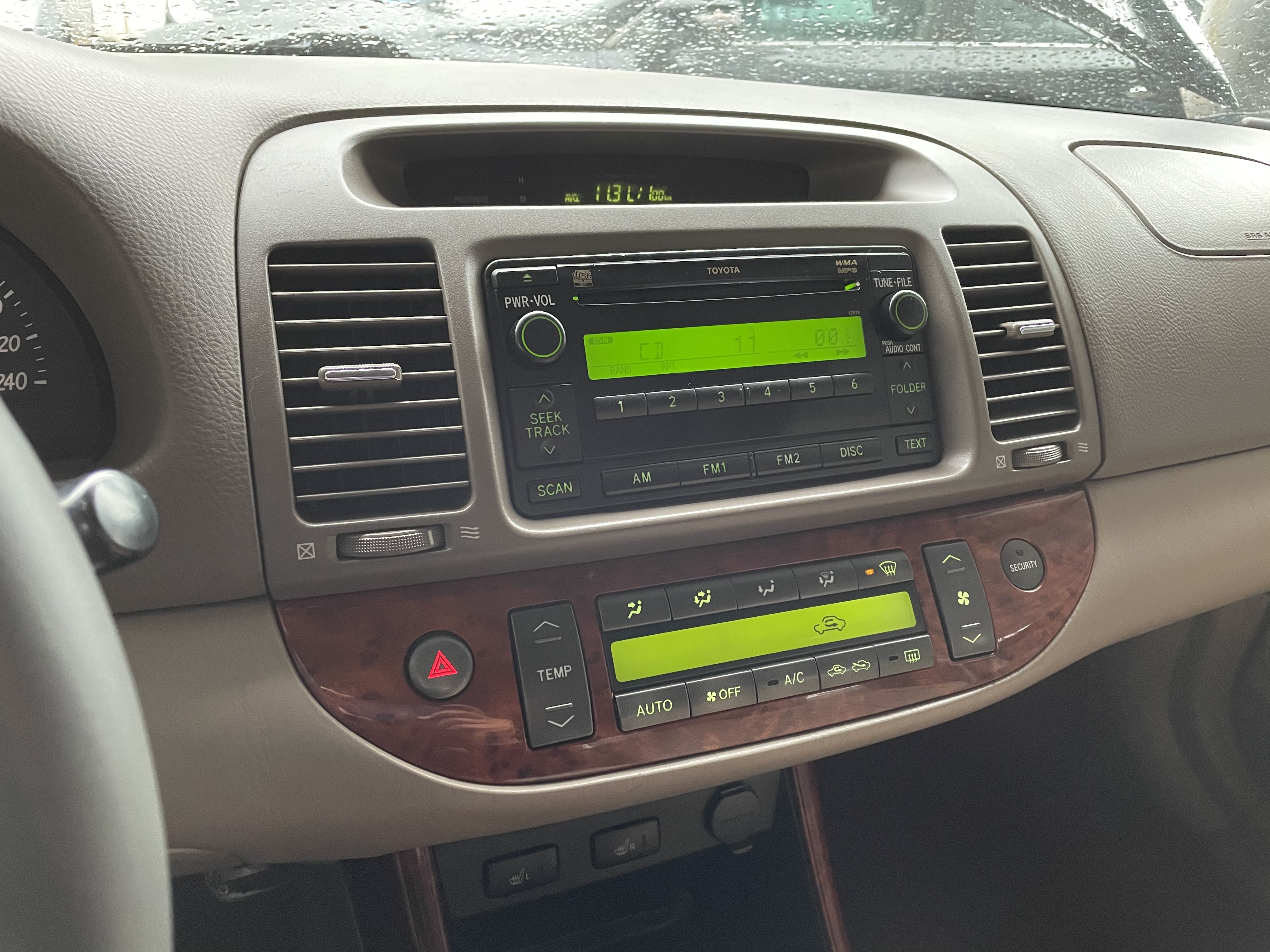 花两万块钱买一辆03年的奔驰s600,花两万块钱买个丰田锐志