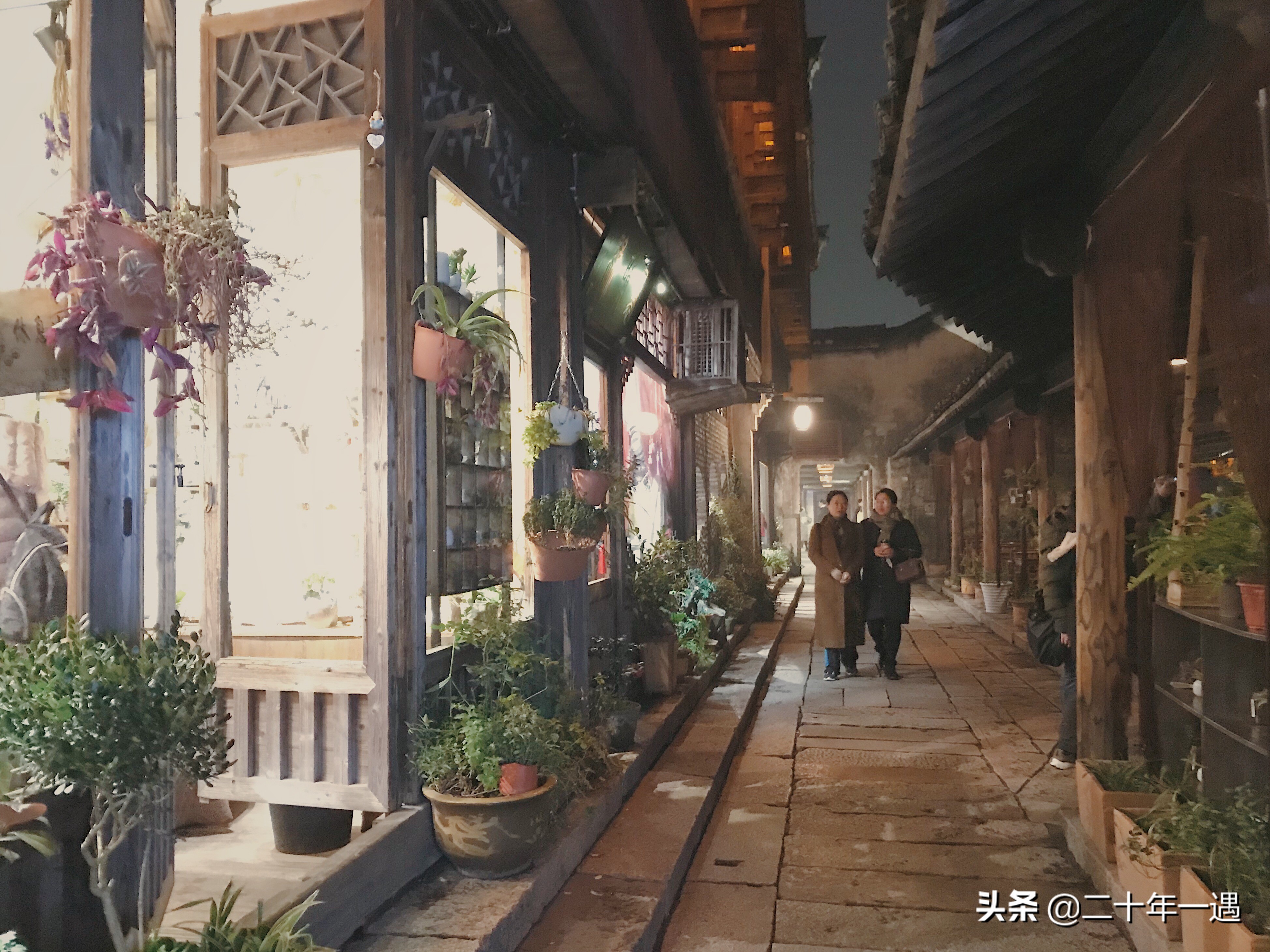 乌镇适合一个人去的酒吧,西湖西塘乌镇哪个夜景最好