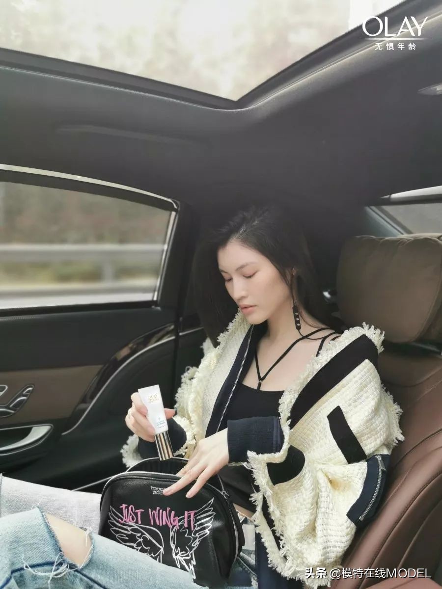 何穗玉兰油广告,超模何穗白到发光