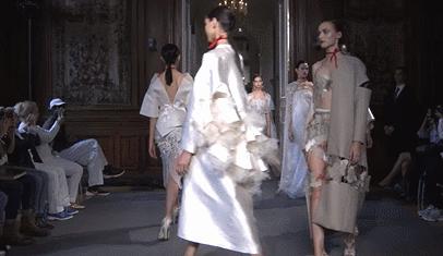 兰公子变身“巧手神探”百乐门老板娘｜纸上刺绣，别具匠心