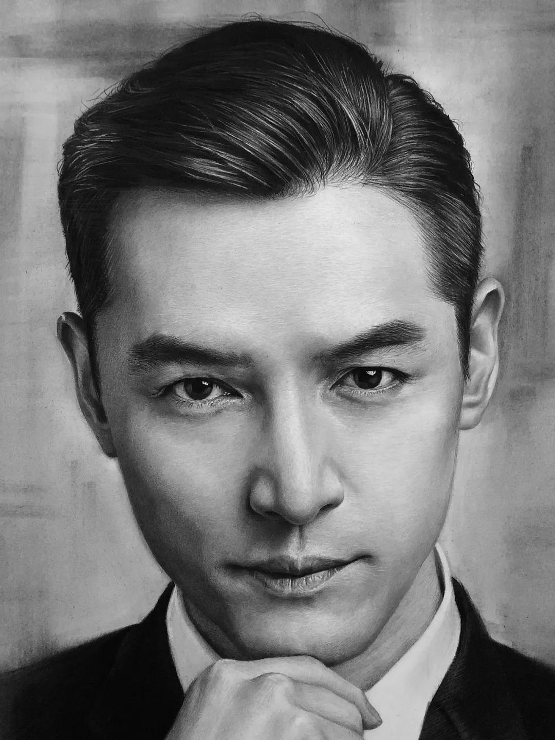 画一幅素描100万笔，胡歌、李现、迪丽热巴在他笔下全都画活了