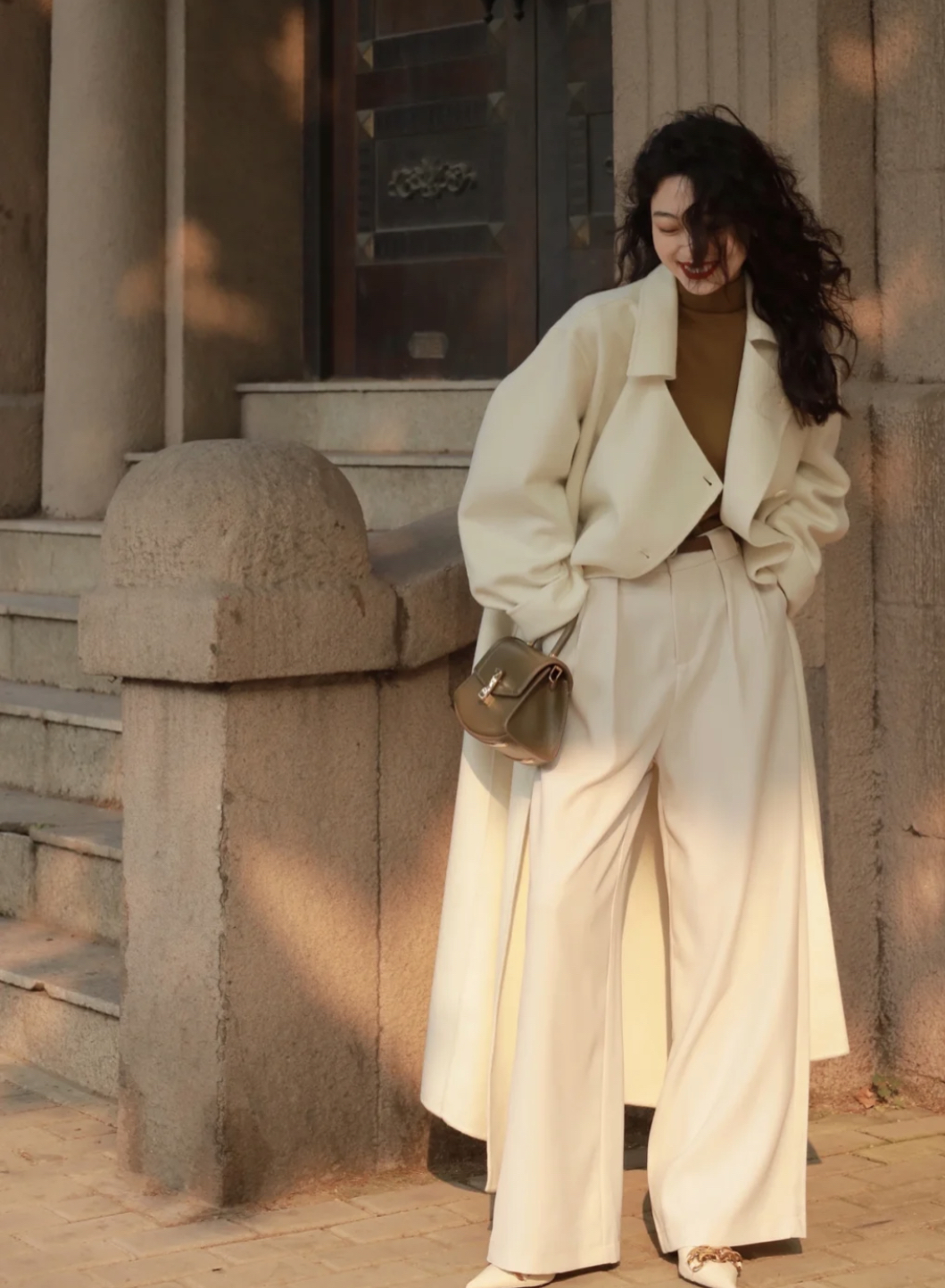 羊绒大衣怎样穿才好看,羊绒大衣的各种穿搭