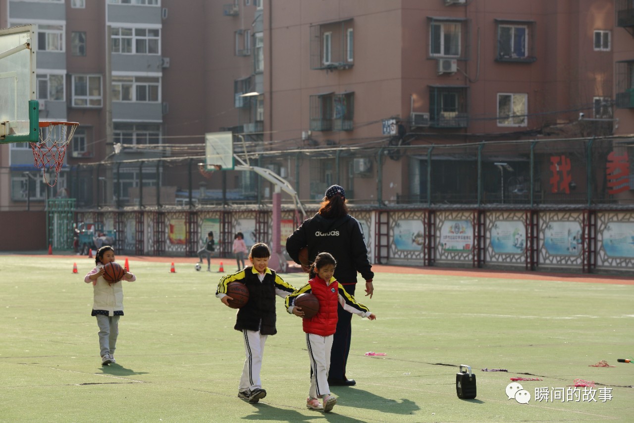 小学体育课示范课篮球,北京市小学体育课完整版