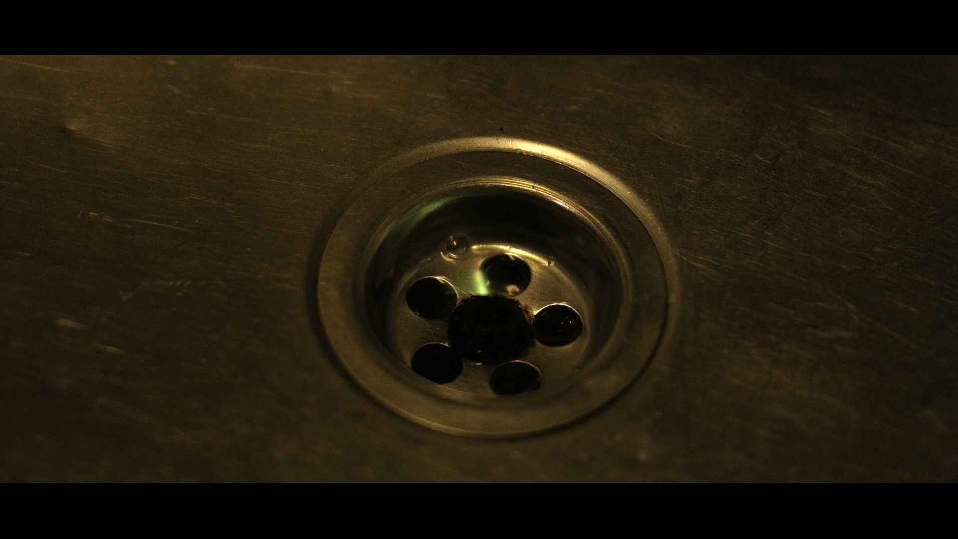 邻居天天半夜装修,邻居大半夜装修吓到了孩子