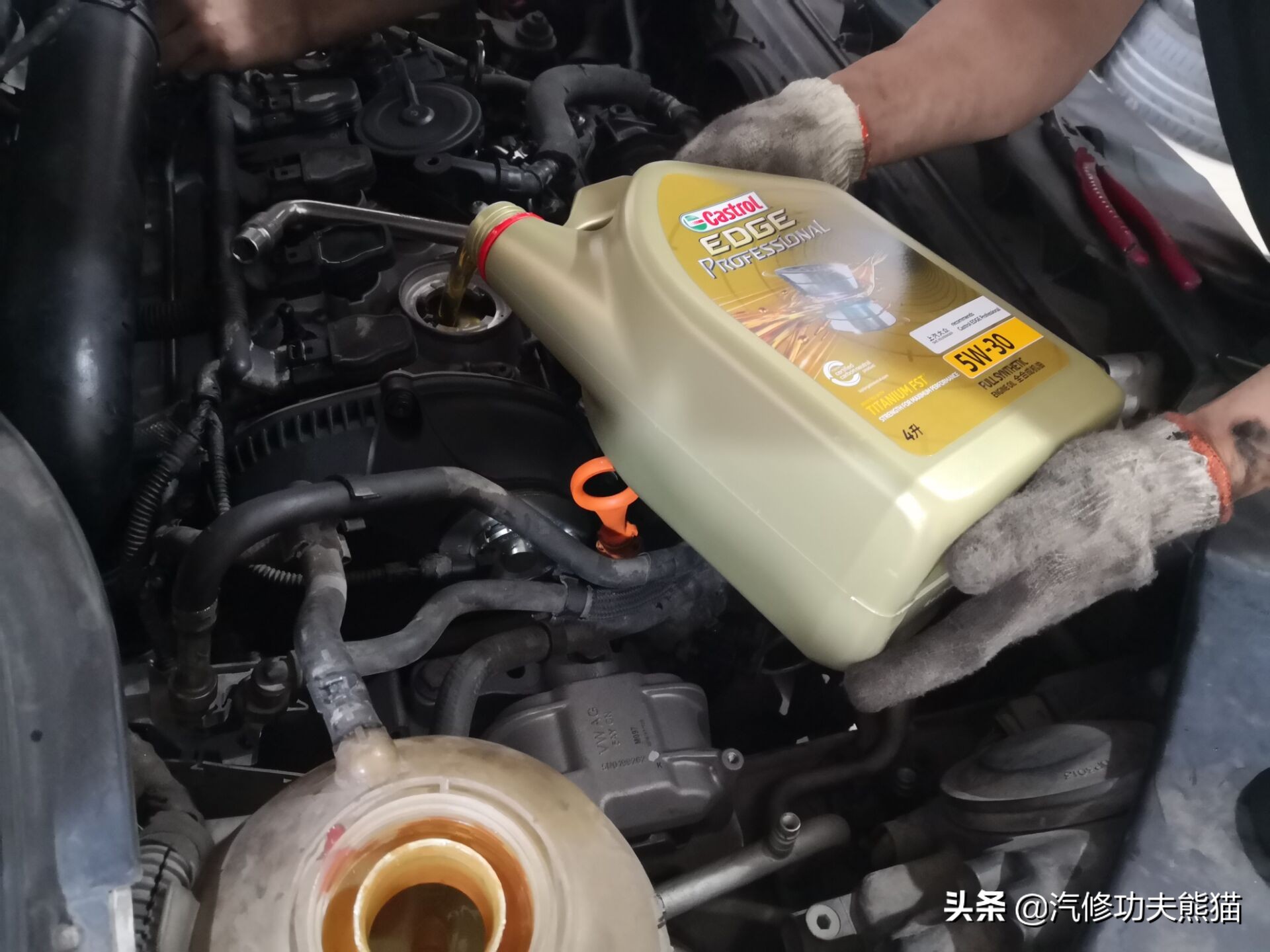 大众途观发动机烧机油维修多少钱,2010款大众途观严重烧机油