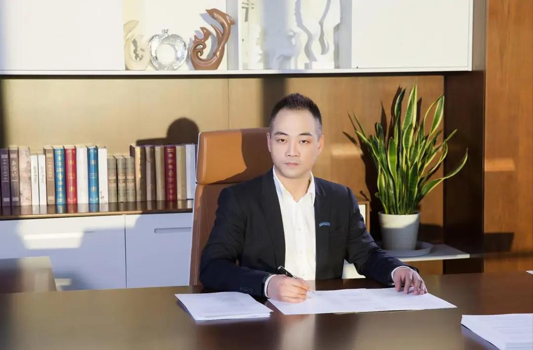 风云闽商|晋江这对父子坚守纺织实业，将一块面料做到极致