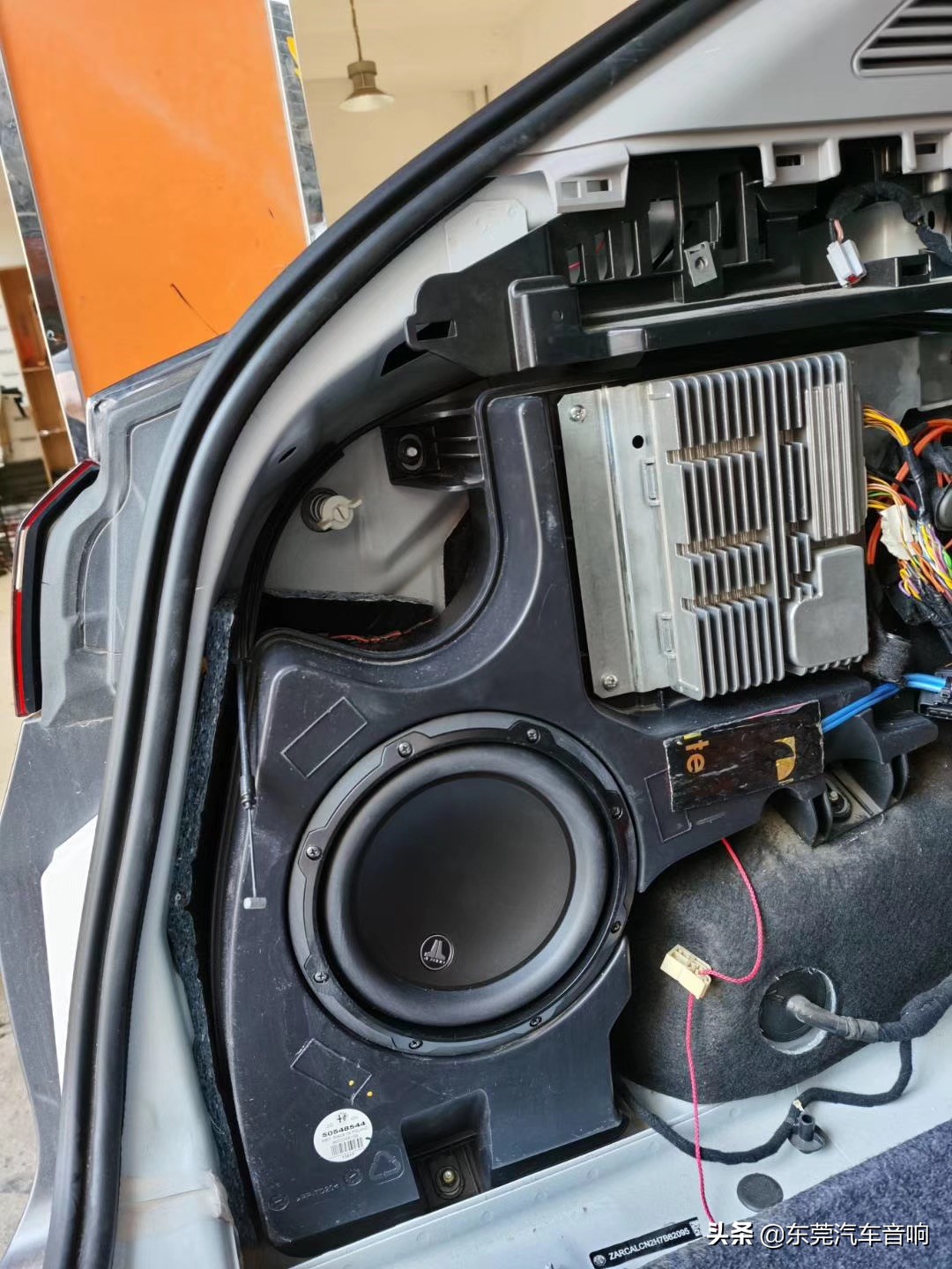 东莞豪车也要二次升级音响，汽车音响改装到底有何魅力？