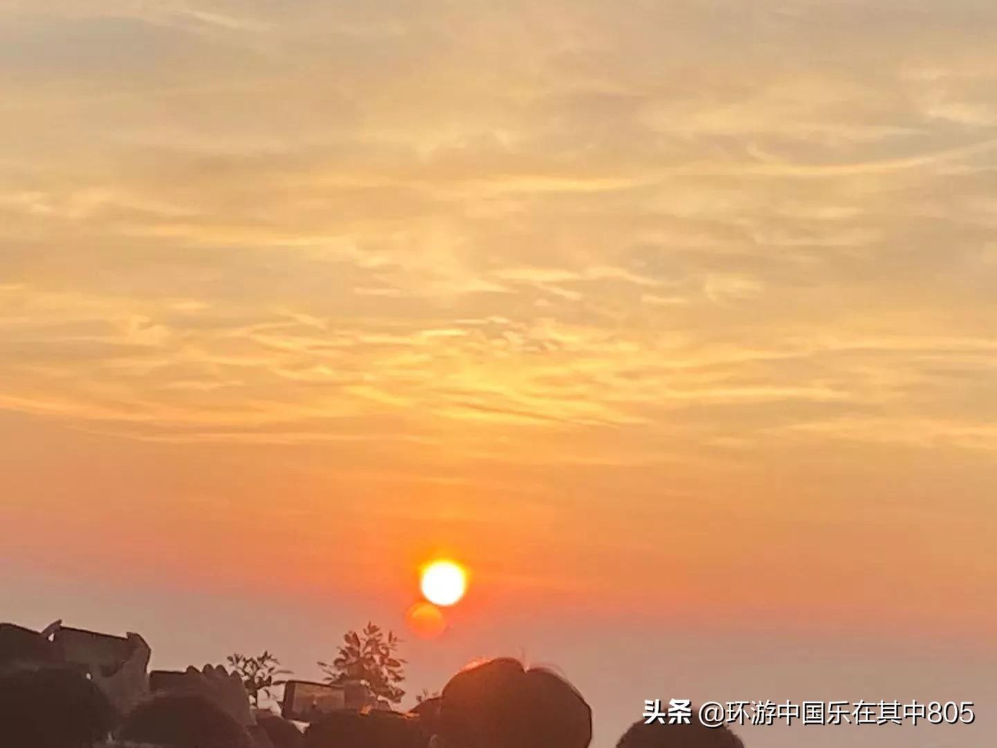 夜登泰山看日出攻略,夜爬泰山看日出后下山观景