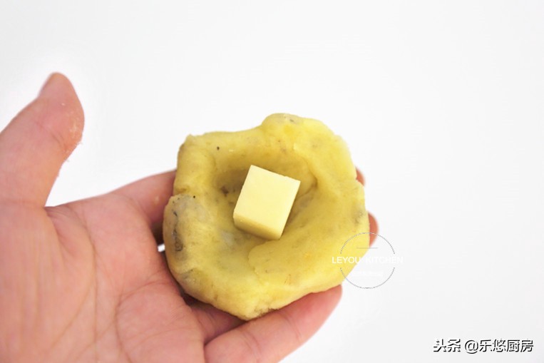 油炸酥脆土豆,土豆这样做怪不得孩子还想吃