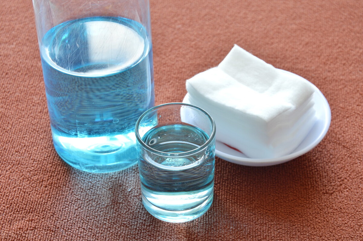 手机壳发黄了怎么清理干净,手机壳发黄怎么清理不用酒和白醋