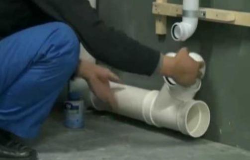 马桶不要随便移位！50岁老师傅良心忠告，要移也得这么做