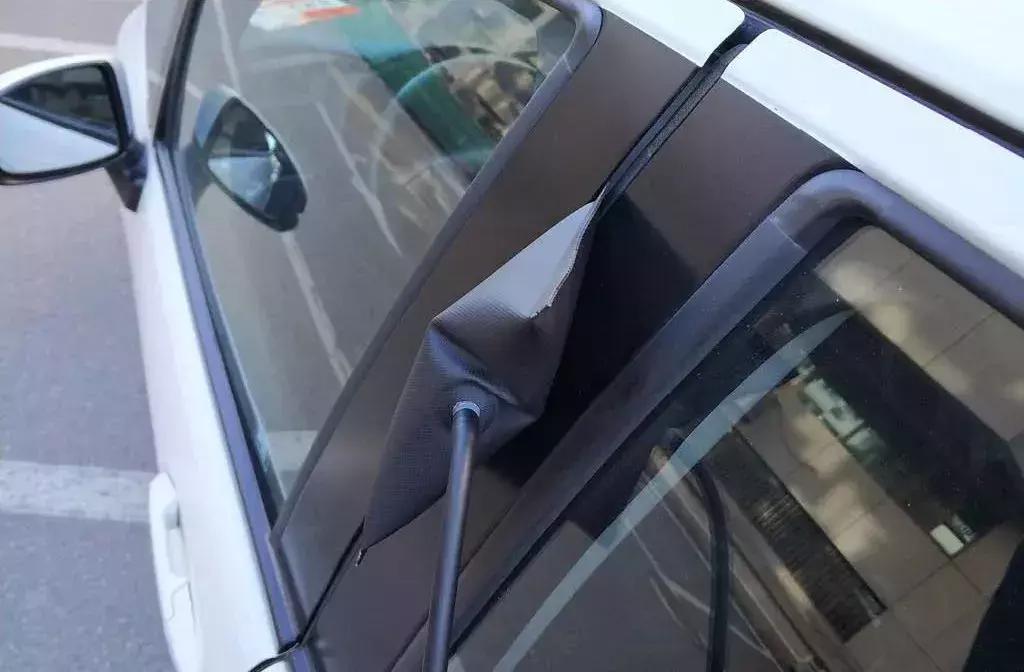 把汽车钥匙锁在车里了怎么办,把车钥匙锁在车里可能吗