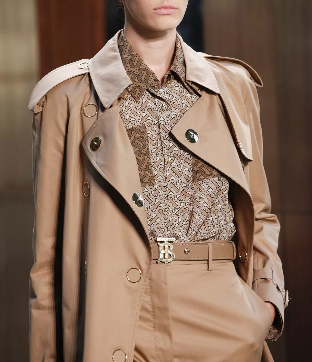 秋风起，不待人！你的风衣，选对了吗？