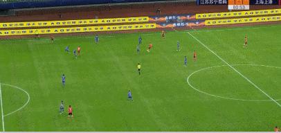 1红3黄0争议，韩国裁判MVP！91分钟暖心一幕，中超少见