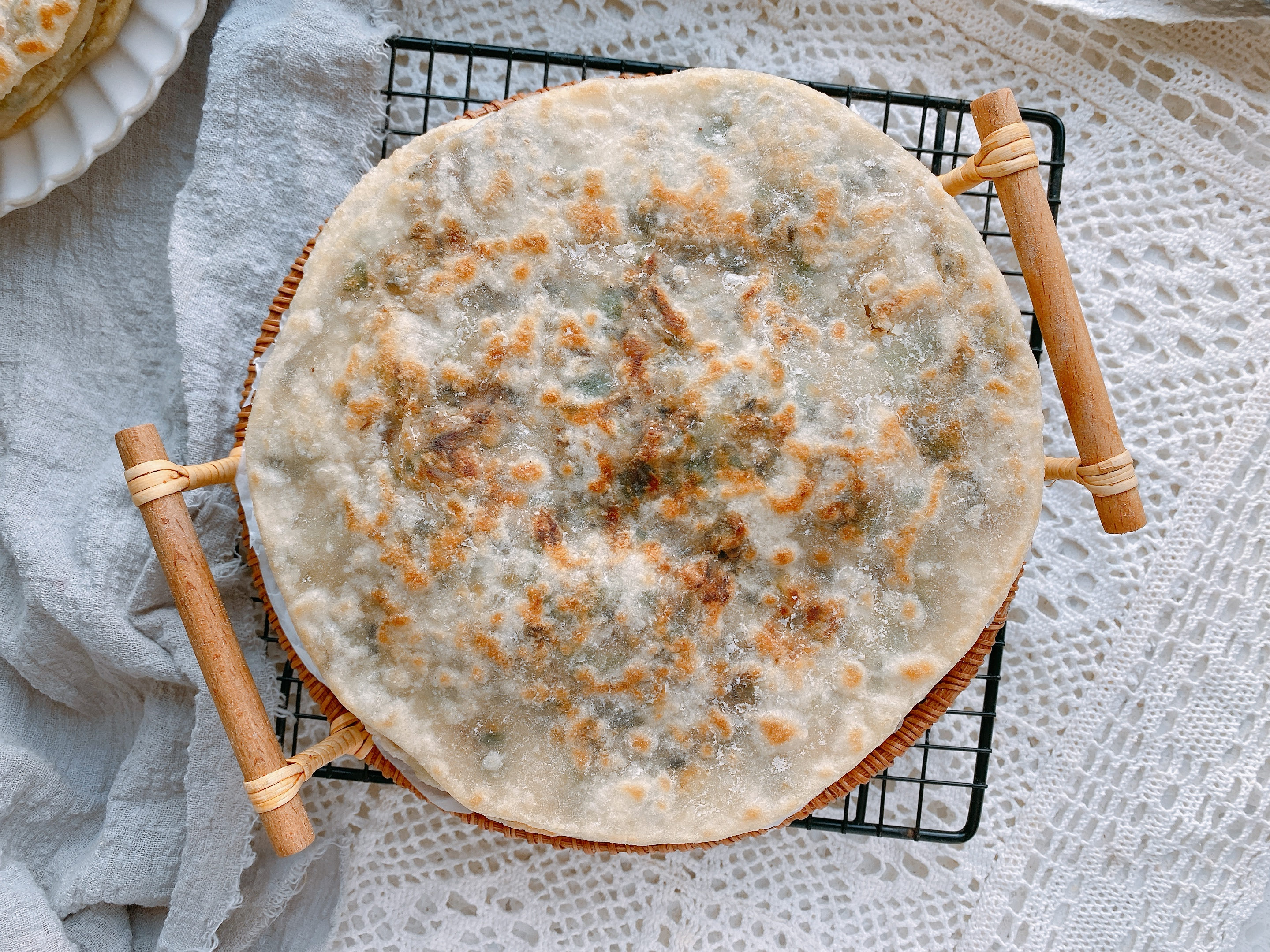 梅干菜肉饼咸香酥脆越吃越香,浙江绍兴梅干菜饼的正宗做法
