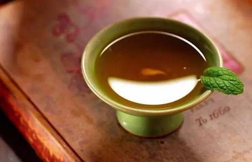 爱喝茶又担心睡不着觉？晚上喝茶找对方法，不会影响睡眠