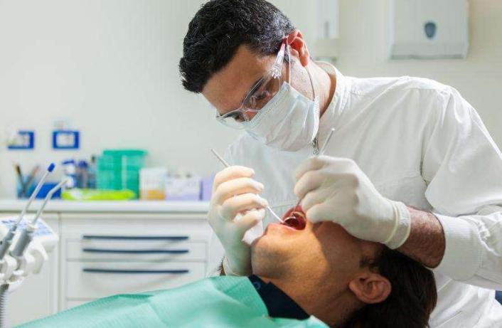 没有蛀牙牙齿碰冷水就痛什么原因,没有牙隐裂没蛀牙牙齿咬合痛