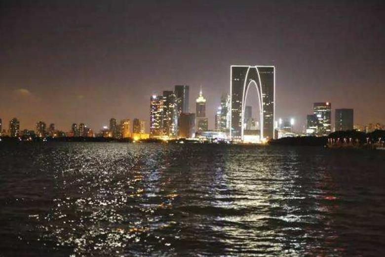 苏州大秋裤大楼叫什么,苏州建筑秋裤大楼