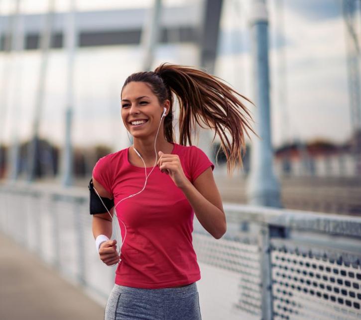跑狐周记｜1:59:40基普乔格成功破2！Kosgei破女子世界纪录
