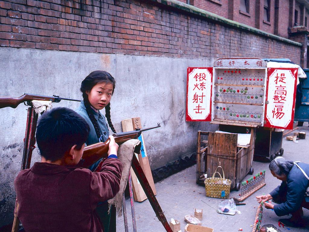 美国人拍摄的中国纪录片,美国人拍北京街头真实生活