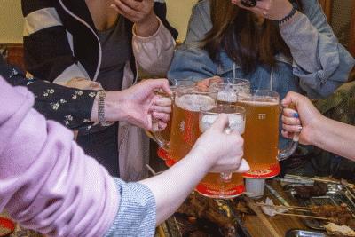 烧烤季，来雄大烤吧造起来！这世界没有人，能够拒绝烧烤的诱惑