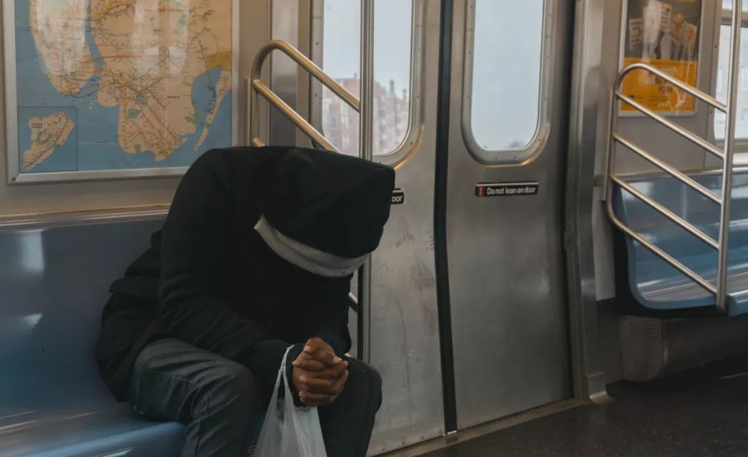 北大女生自杀事件：这场极致的冥王星操纵，只钩住了2件事