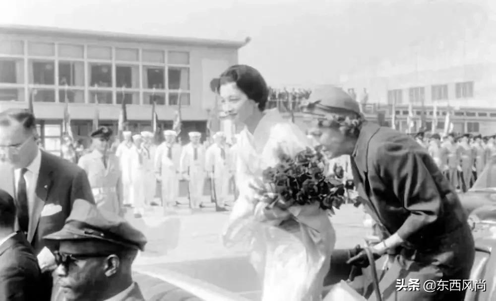 错伏美智子穿和服视频,日本皇太后美智子