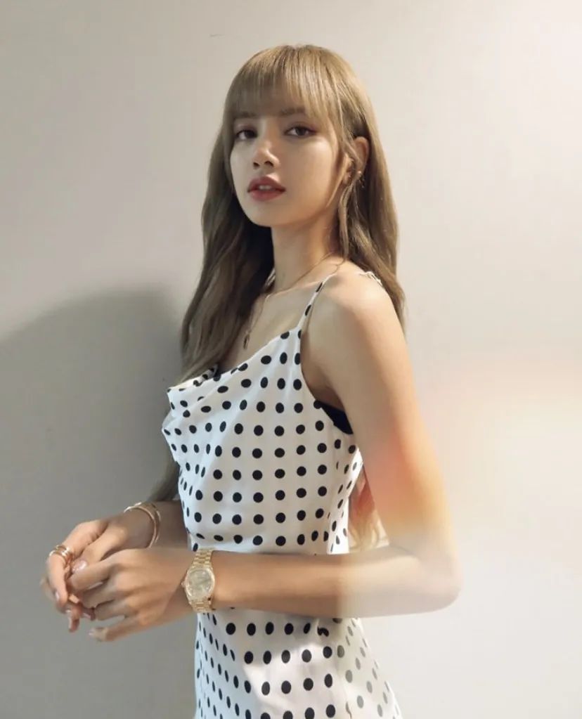 jennie甜酷风穿搭,jennie新造型lisa同款穿搭