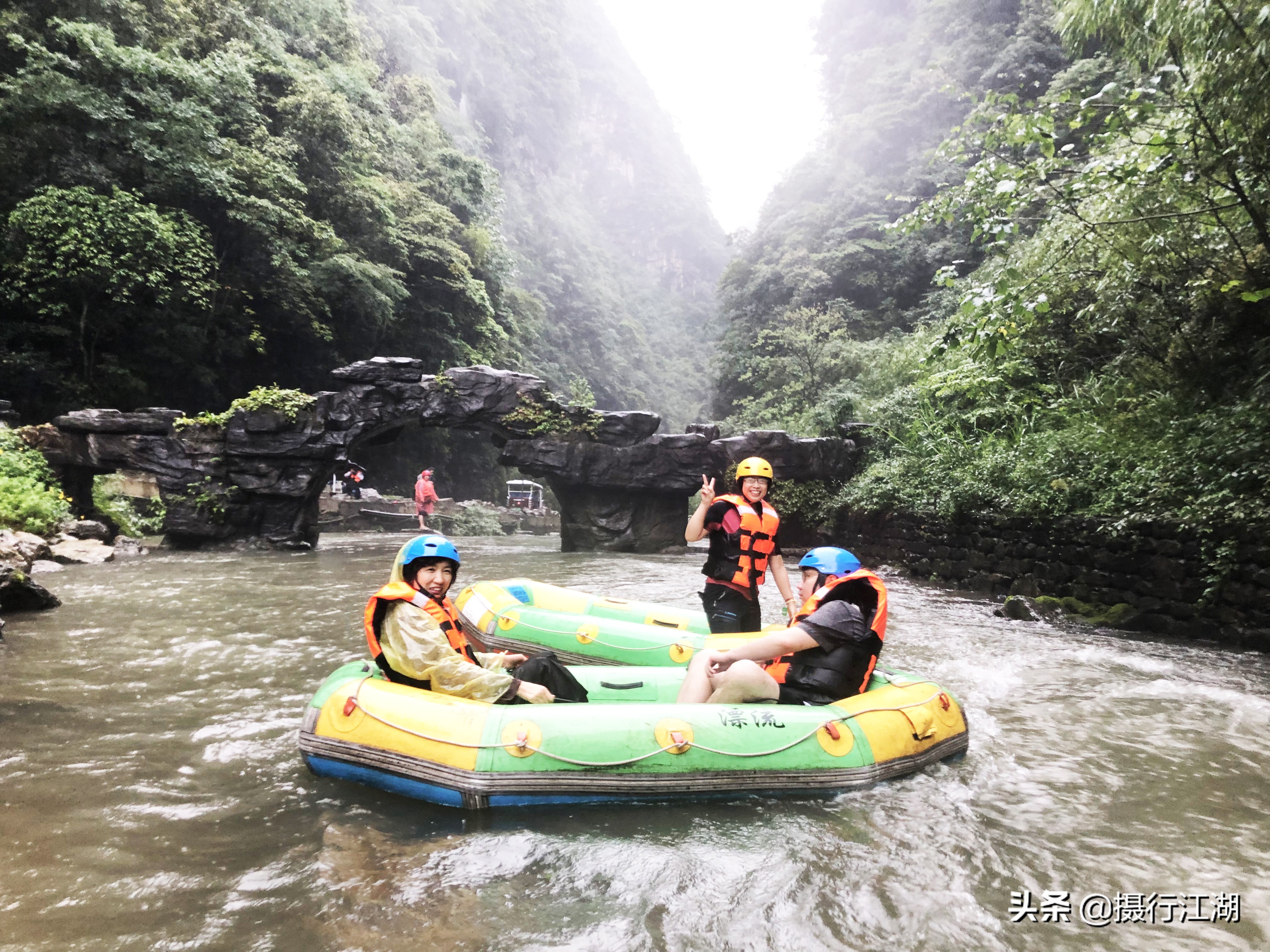 避暑秘境神龙峡，在飞瀑流泉的原始谷底来一场随遇而安的漂流
