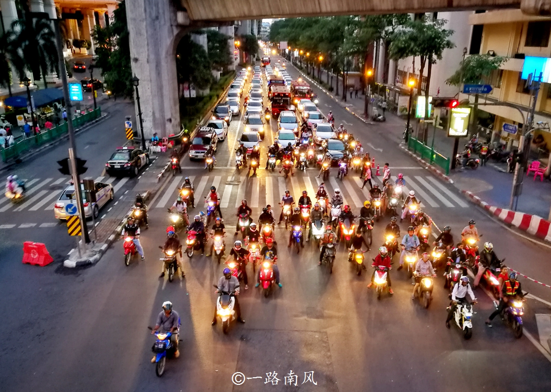 泰国曼谷街景,摩托车曼谷