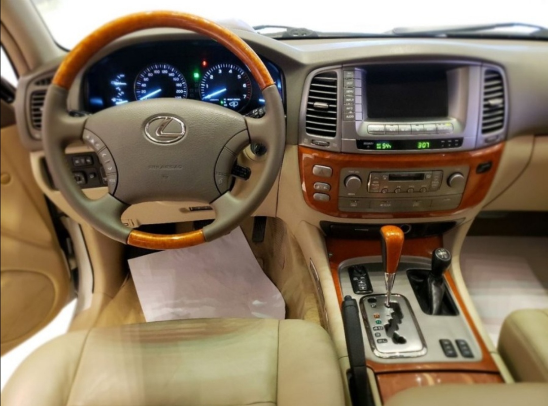 丰田陆巡对比沃尔沃xc60,丰田陆巡和雷克萨斯570哪个好