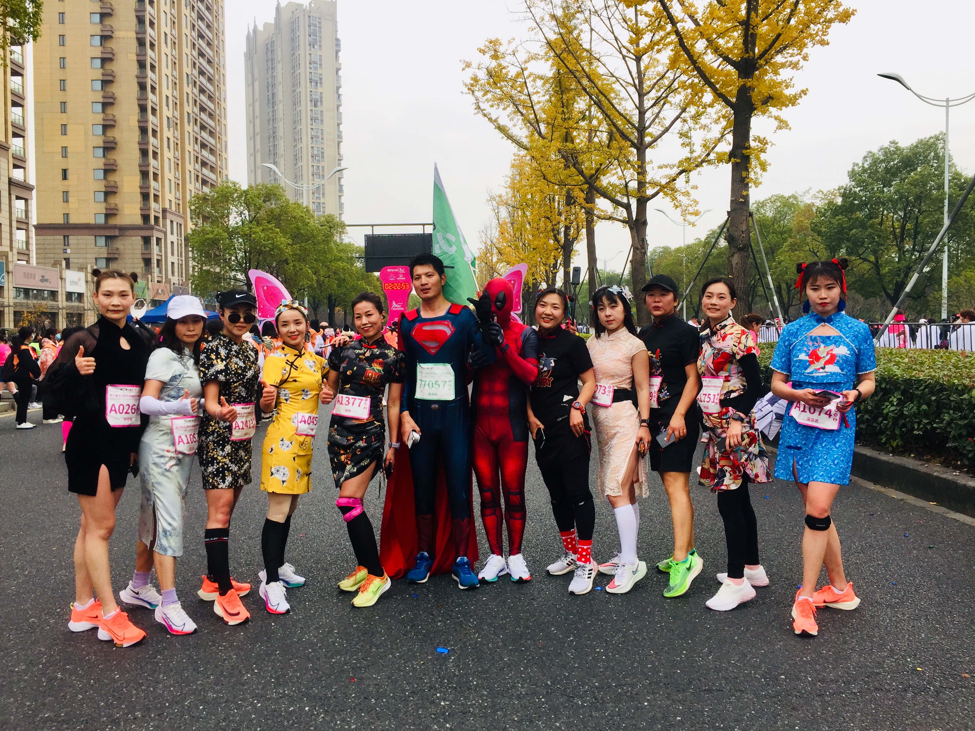 人生第二个半马，和美力粉红军团奔跑在钱塘江边