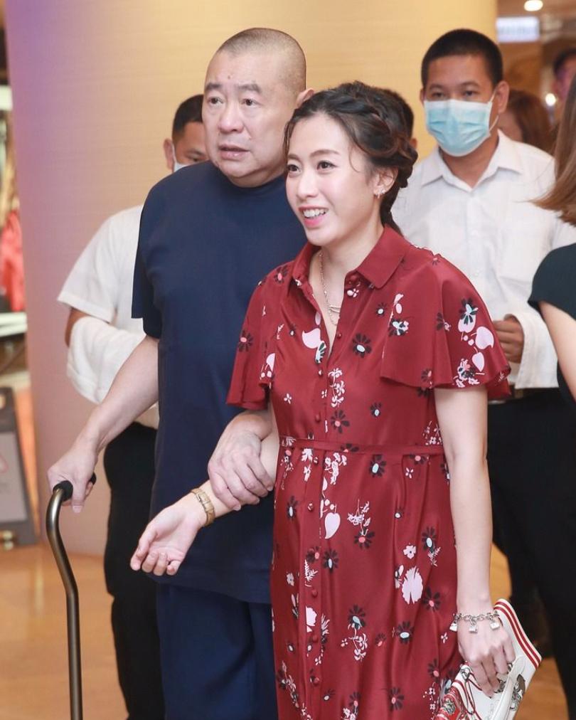 邓文迪身价多亿,邓文迪香港豪门